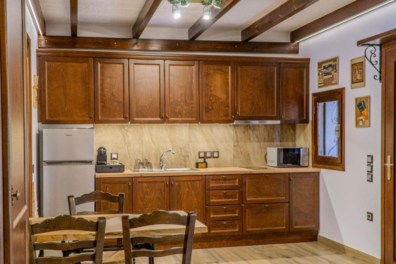 Stella'S Traditional Inn Закрос Экстерьер фото